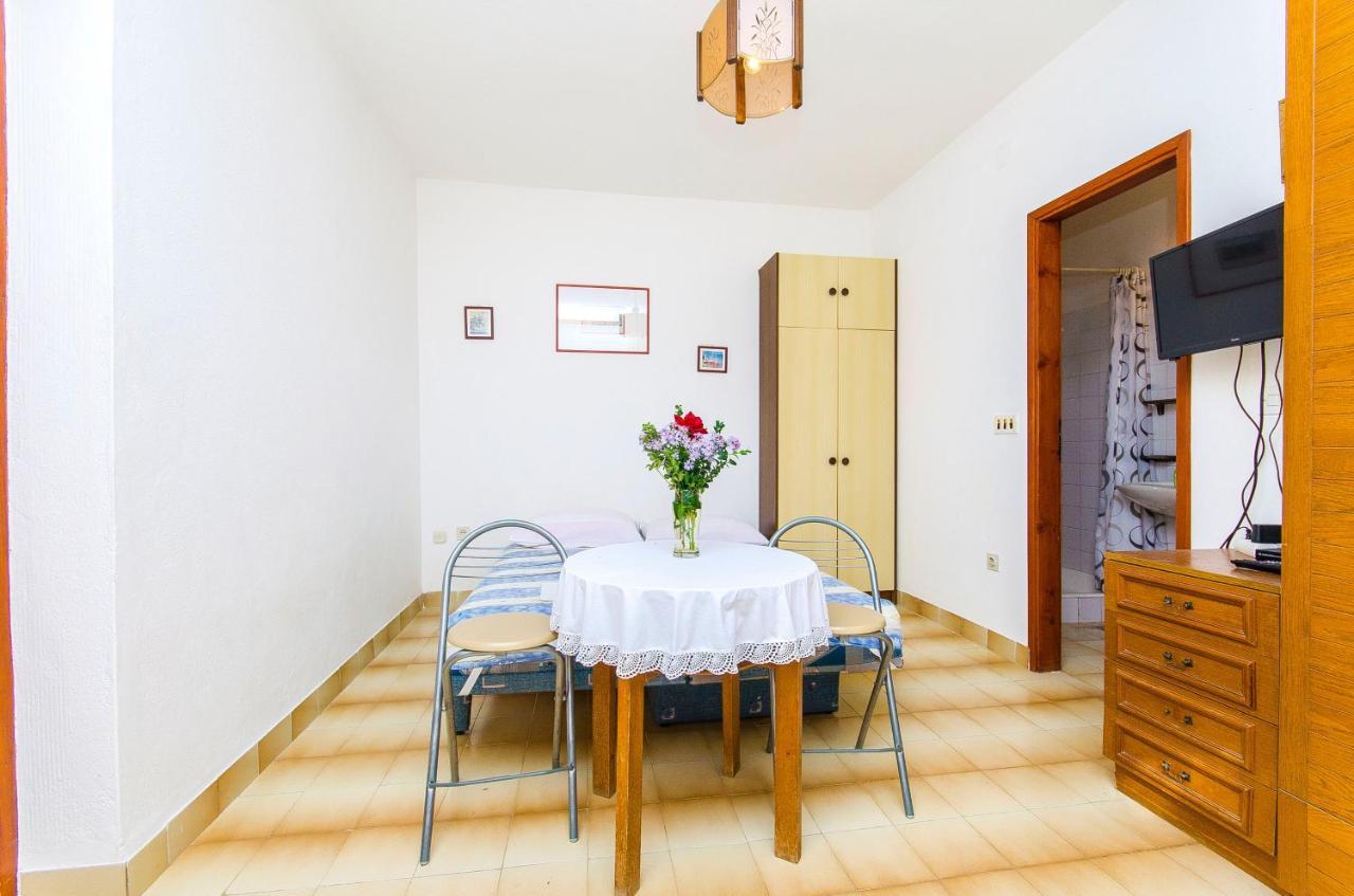 Apartments By The Sea Pisak, Omis - 2802 Εξωτερικό φωτογραφία