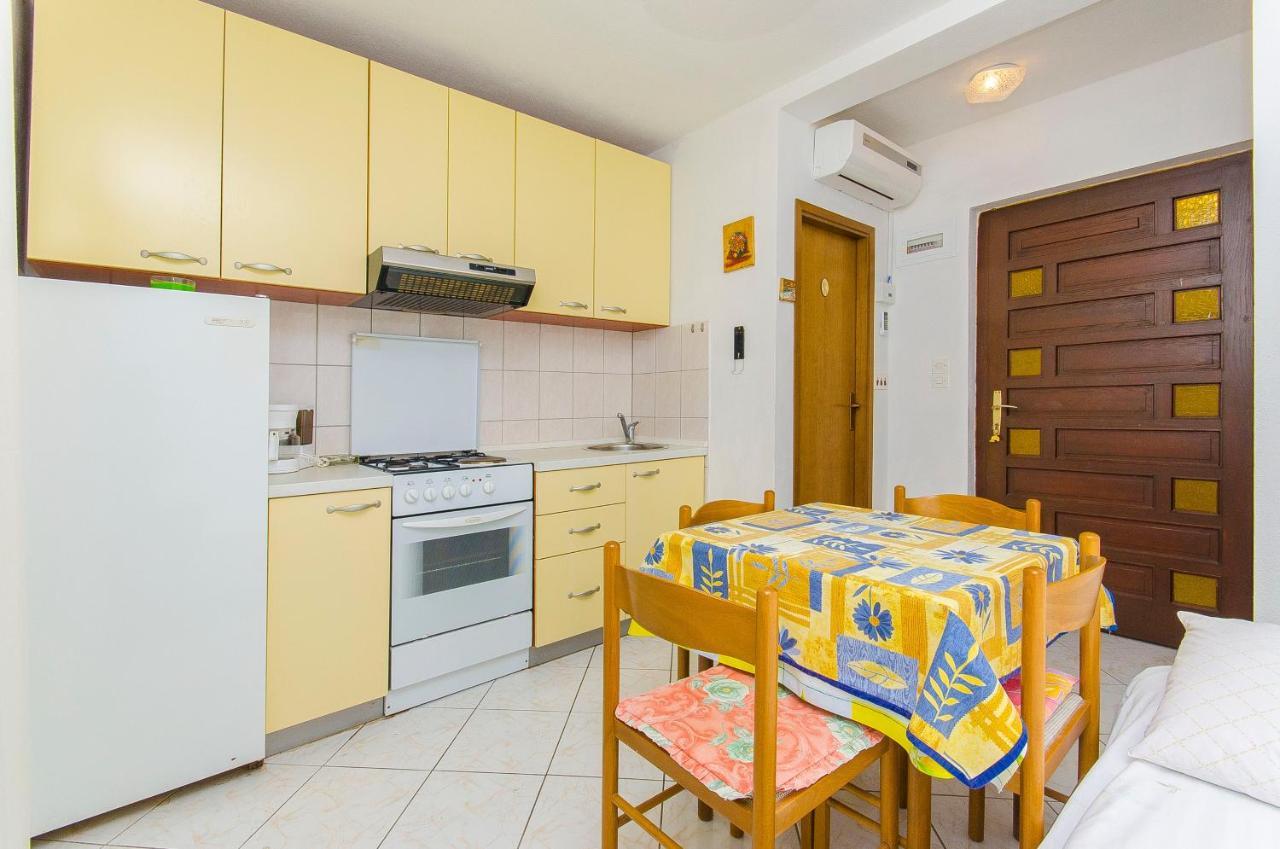 Apartments By The Sea Pisak, Omis - 2802 Εξωτερικό φωτογραφία