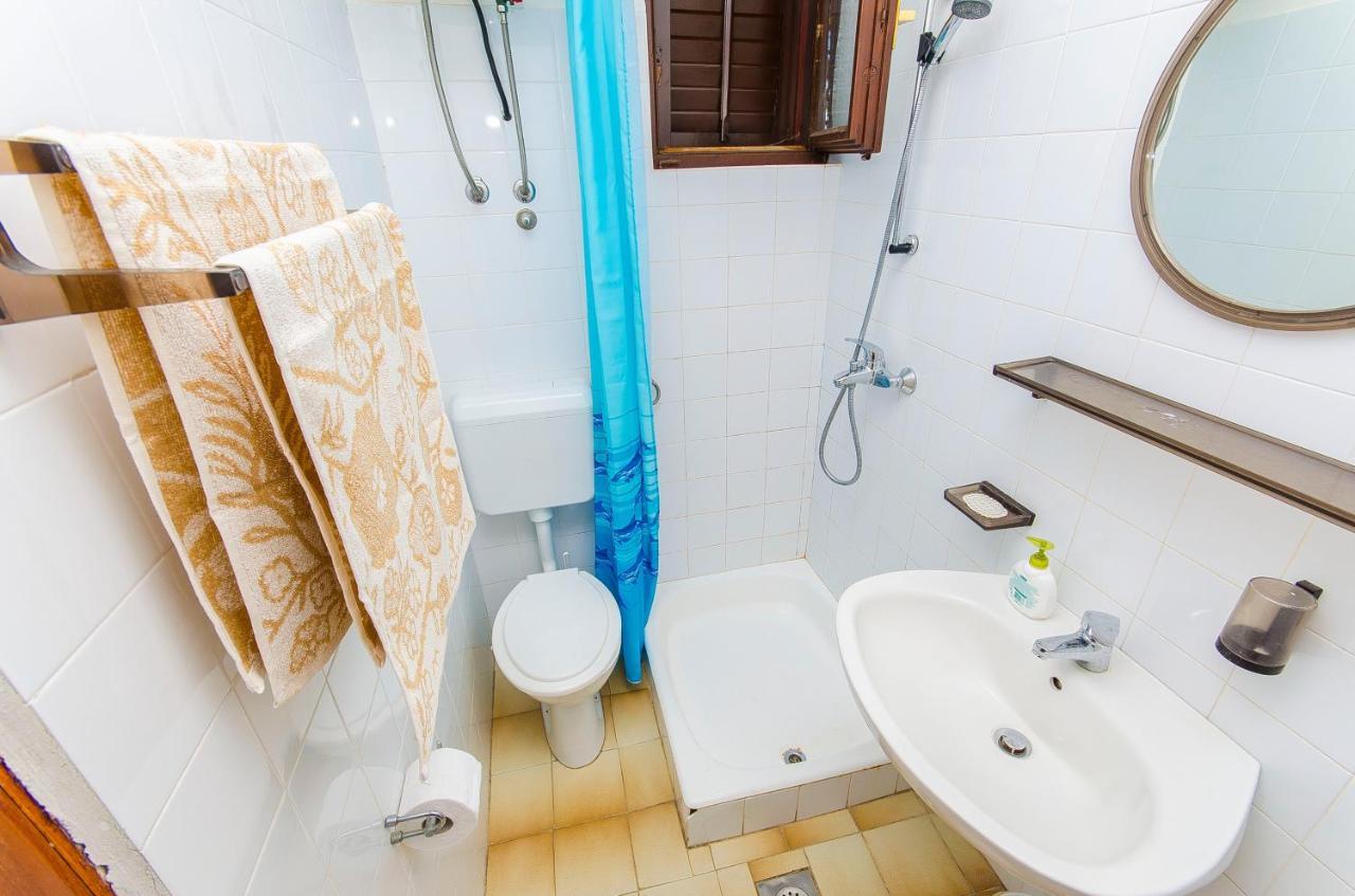 Apartments By The Sea Pisak, Omis - 2802 Εξωτερικό φωτογραφία