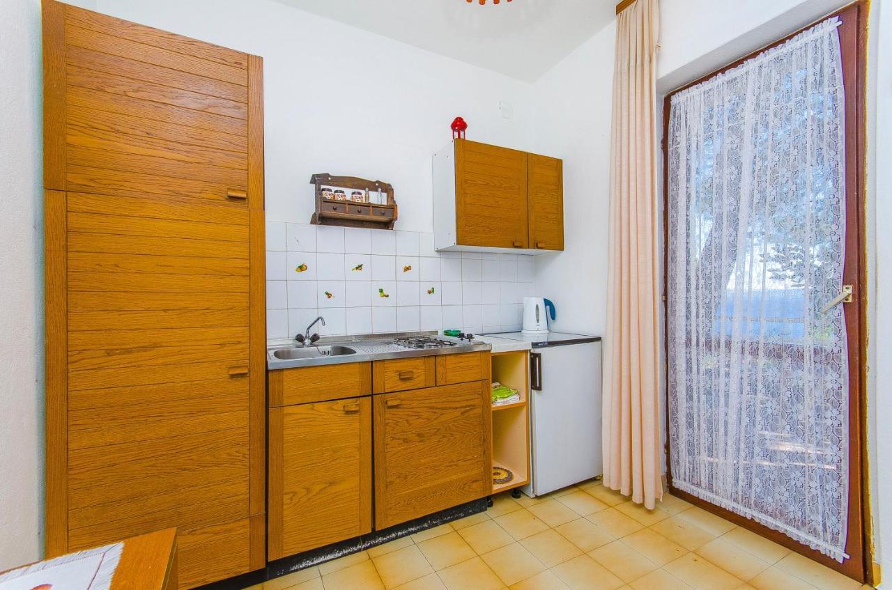 Apartments By The Sea Pisak, Omis - 2802 Εξωτερικό φωτογραφία