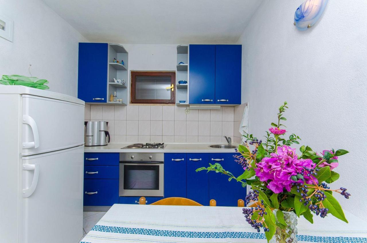 Apartments By The Sea Pisak, Omis - 2802 Εξωτερικό φωτογραφία