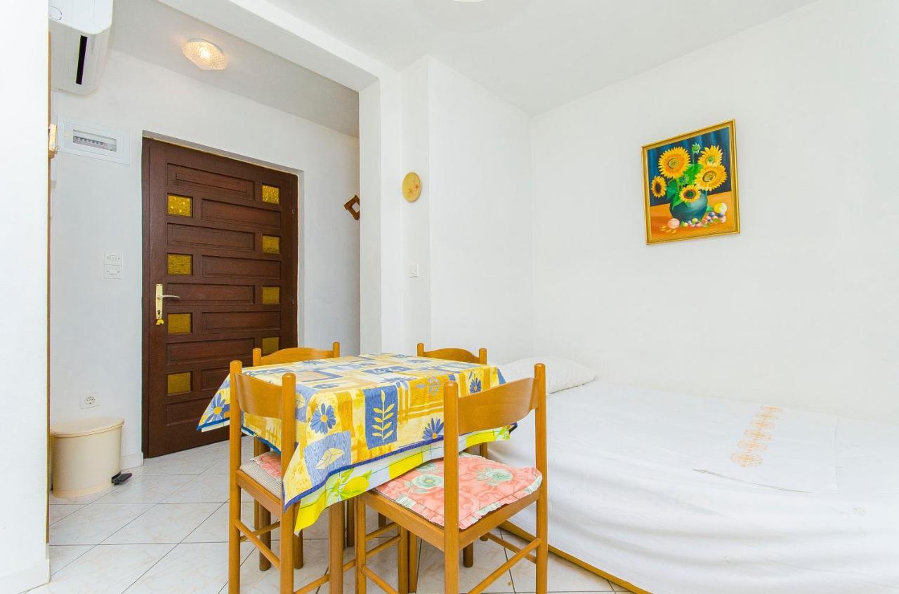 Apartments By The Sea Pisak, Omis - 2802 Εξωτερικό φωτογραφία
