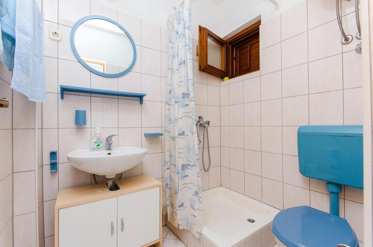 Apartments By The Sea Pisak, Omis - 2802 Εξωτερικό φωτογραφία