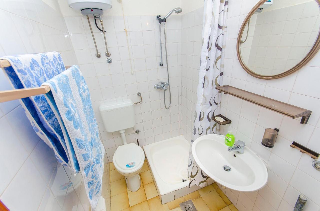 Apartments By The Sea Pisak, Omis - 2802 Εξωτερικό φωτογραφία