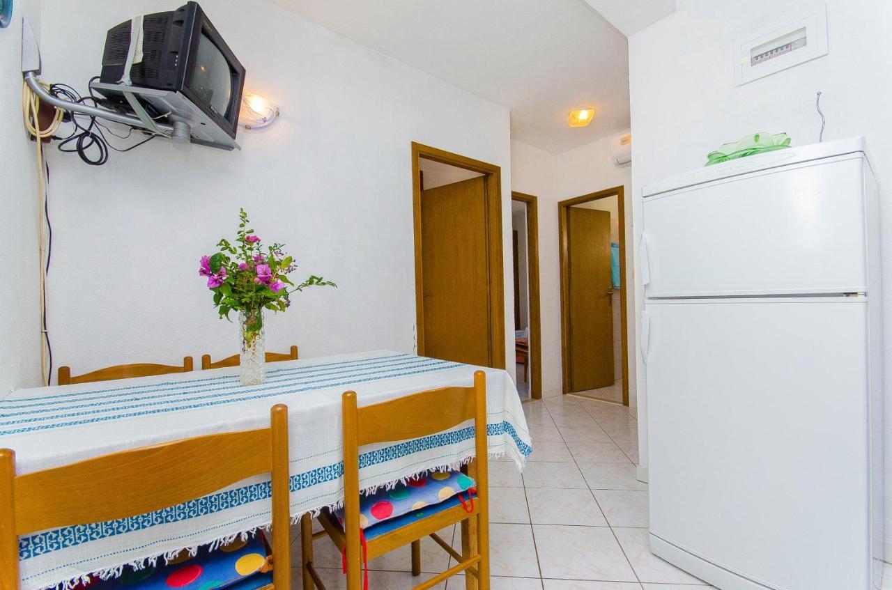 Apartments By The Sea Pisak, Omis - 2802 Εξωτερικό φωτογραφία