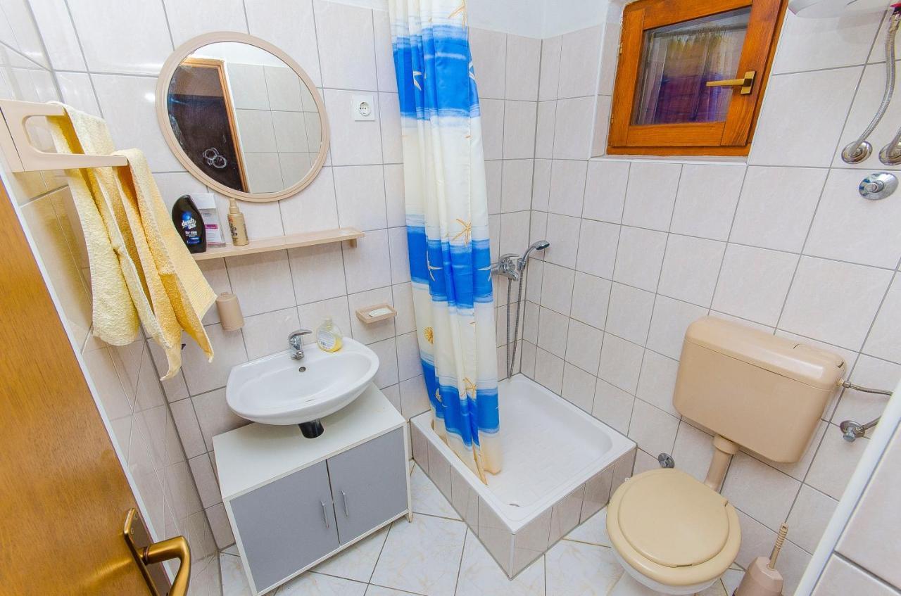 Apartments By The Sea Pisak, Omis - 2802 Εξωτερικό φωτογραφία